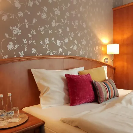 斯塔勒米亚斯托老城酒店