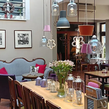 斯塔勒米亚斯托老城酒店