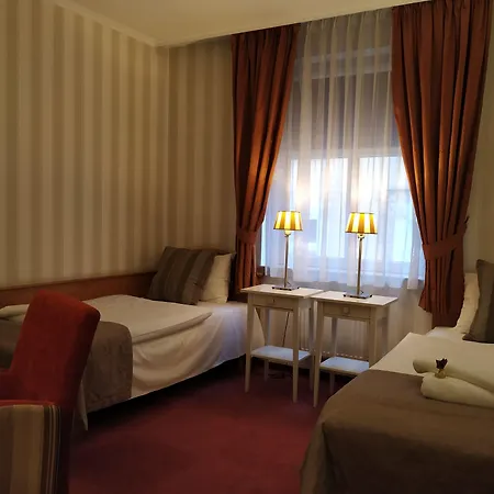 斯塔勒米亚斯托老城酒店