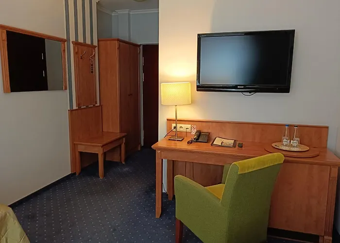 Stare Old Town 3* Познань