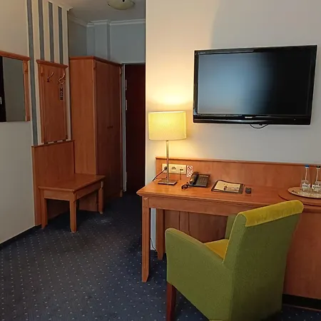 Stare Old Town 3* بوزنان