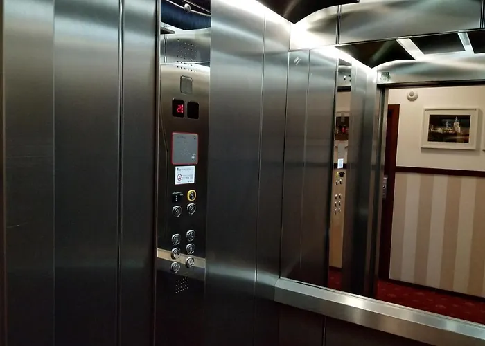 斯塔勒米亚斯托老城酒店 酒店 3*